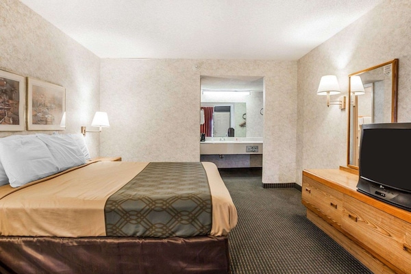 Rollaway beds (surcharge), WiFi (free), bed sheets
