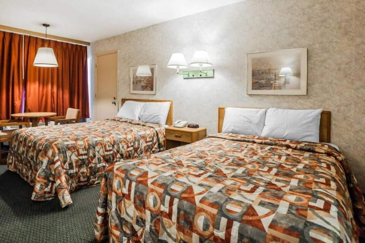 Rollaway beds, free WiFi, bed sheets