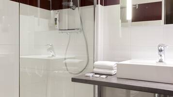 Privilege, Room, 1 Double Bed | Premium bedding, in-room safe, desk, soundproofing