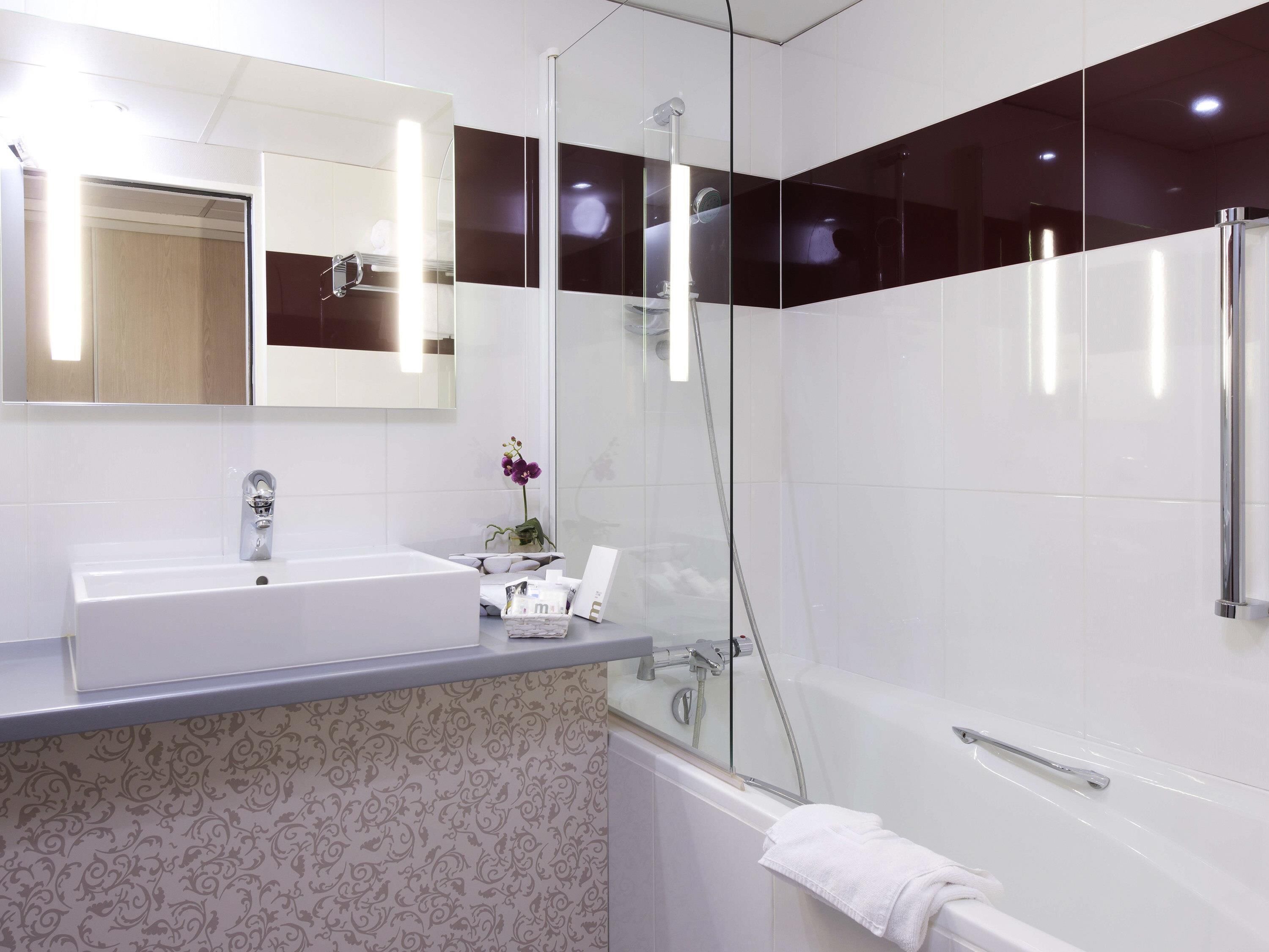 Premium bedding, in-room safe, desk, soundproofing