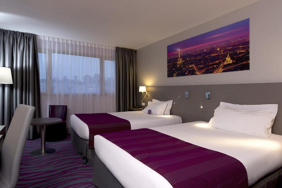 Chambre Familiale, 2 lits doubles | Literie de qualité supérieure, coffres-forts dans les chambres, bureau