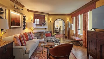 Presidential Suite, 1 Bedroom, City View | Premium bedding, down comforters, in-room safe, desk