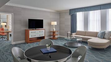 Royal Suite, 1 Bedroom, City View | Living room | LCD TV, pay movies