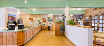 Days Inn by Wyndham Show Low