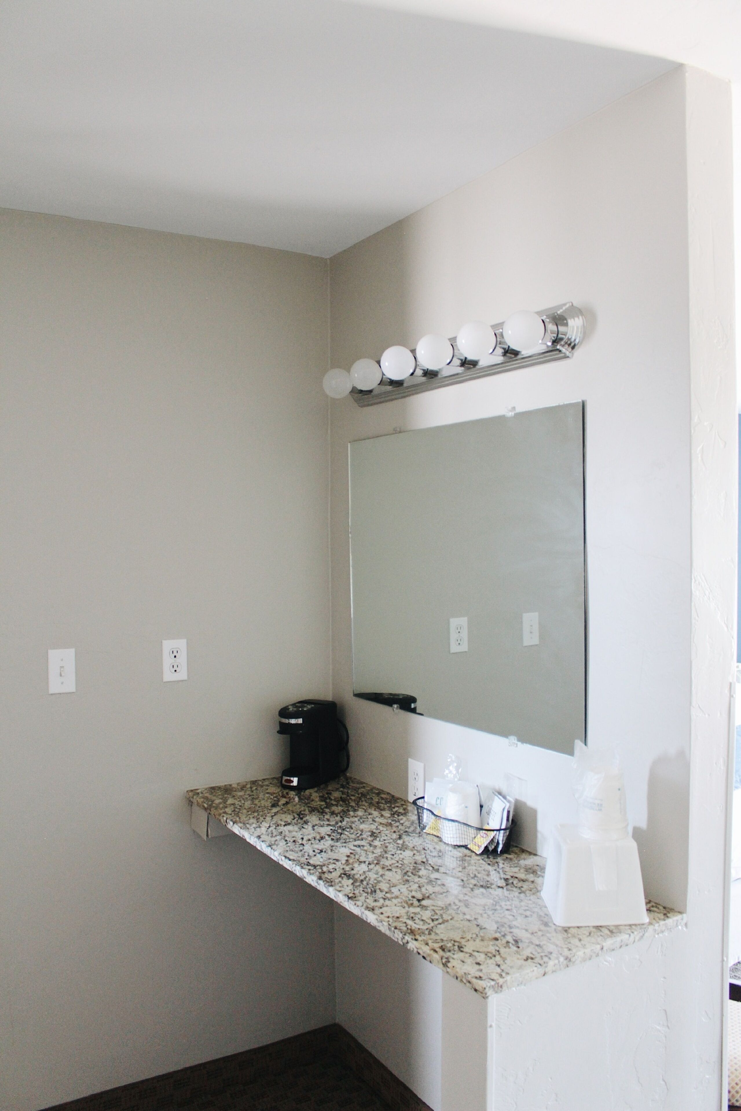 combined shower/bathtub, free toiletries, hair dryer, towels