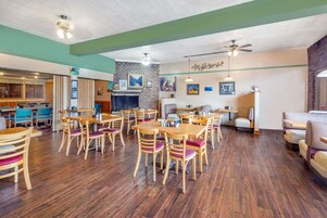 Se sirven desayunos y almuerzos