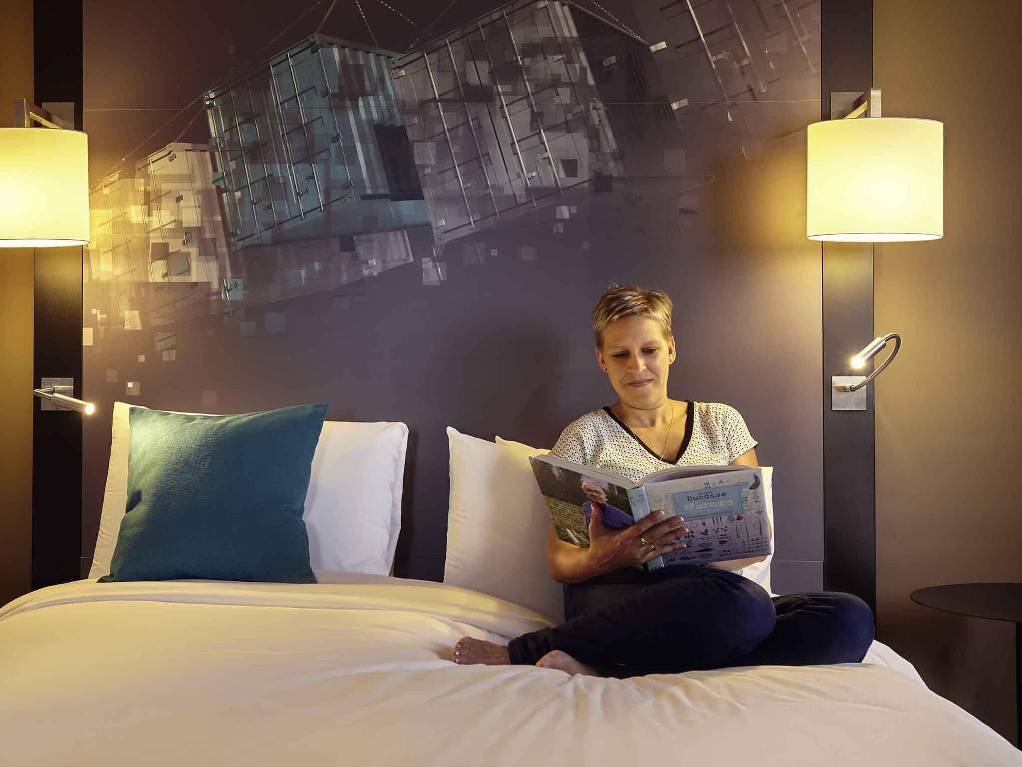 classic room, 1 double bed | pillow-top beds, minibar, in-room safe, blackout curtains