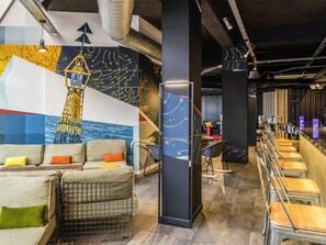 Breakfast, lunch, dinner served; French cuisine - Mercure Le Havre Centre Bassin du Commerce (Le Havre)