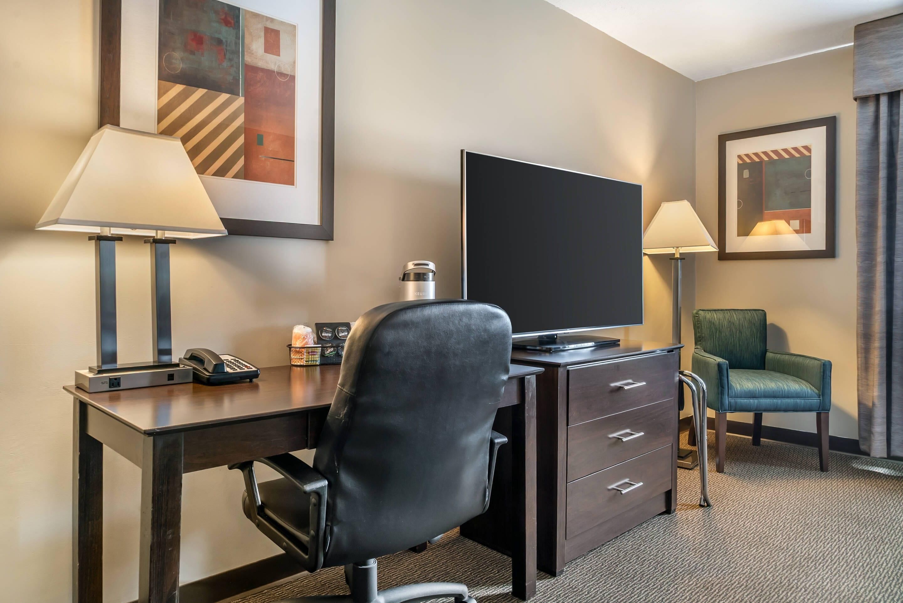 room, 1 queen bed with sofa bed, accessible, non smoking (roll-in shower) | in-room safe, desk, blackout curtains, iron/ironing board