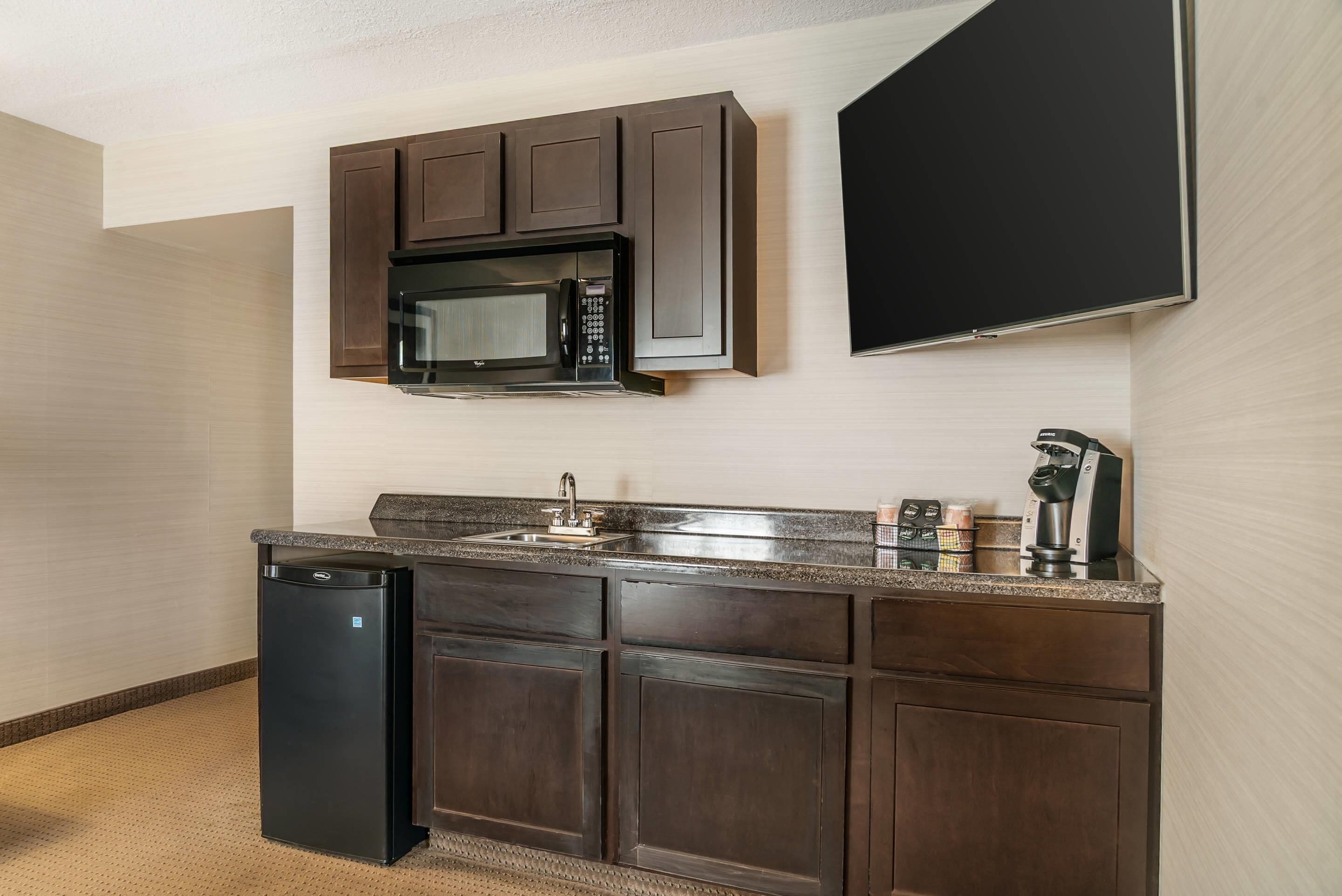 Coffres-forts dans les chambres, bureau, rideaux occultants