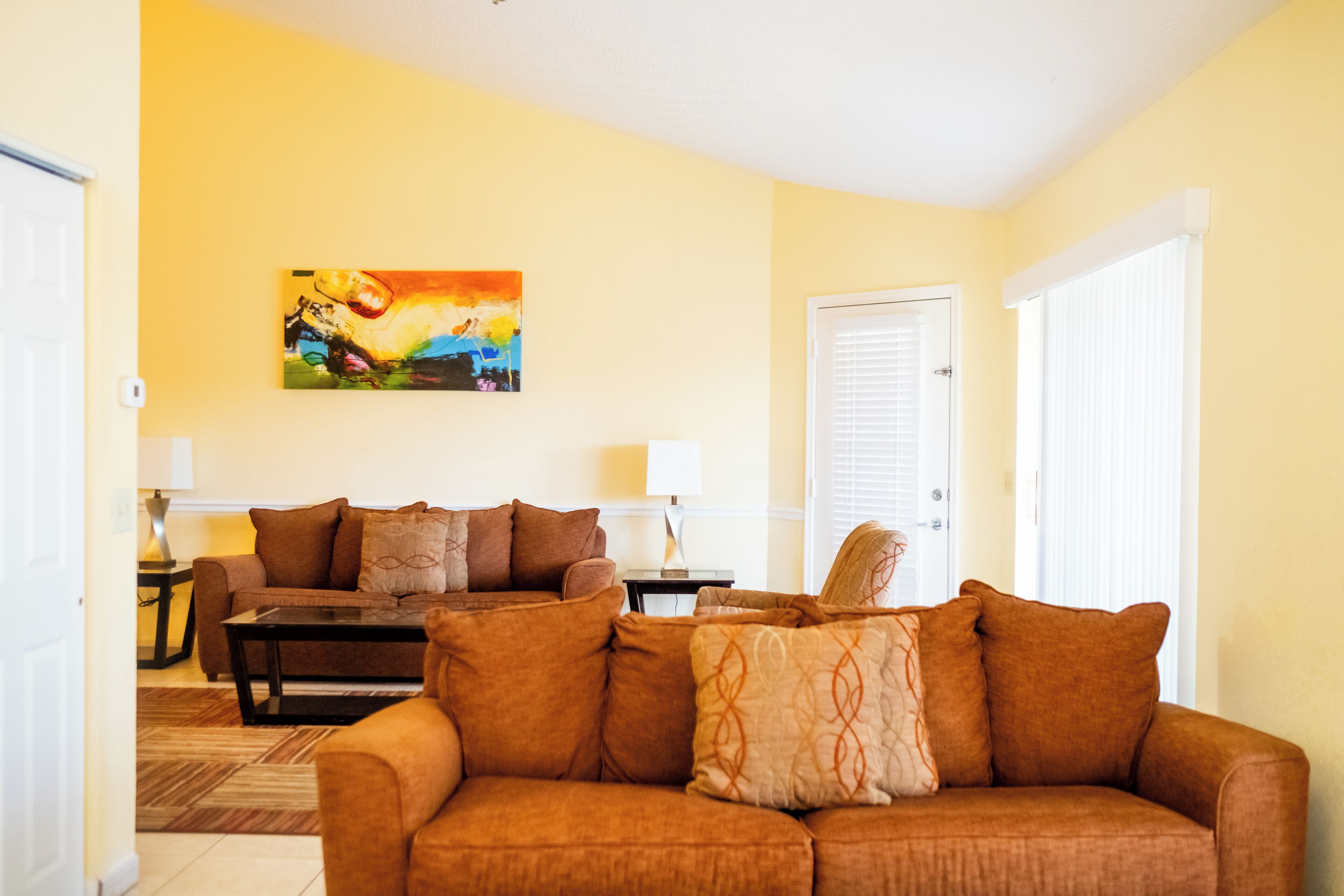 royal room, 1 bedroom | living area | flat-screen tv, dvd player, ping pong, books