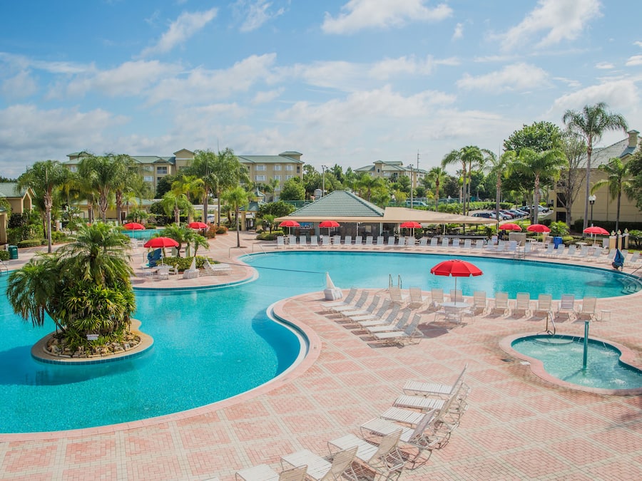 3 piscine all'aperto, ombrelloni da piscina