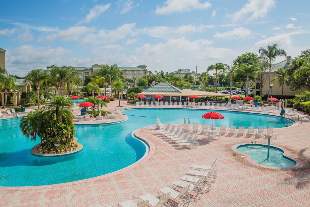 3 outdoor pools, pool umbrellas