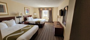 标准房, 2 张大床, 无烟房 | 办公桌、遮光窗帘、隔音、熨斗/熨衣板