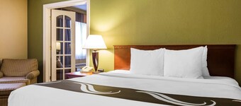 Quality Inn & Suites Columbia I-70