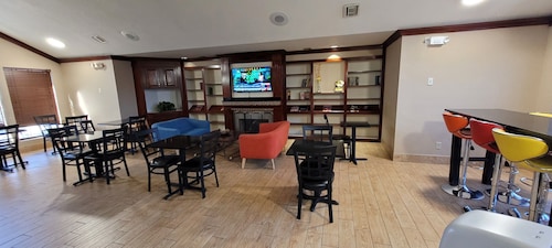 Quality Inn & Suites Columbia I-70