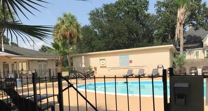 Carmel Inn & Suites