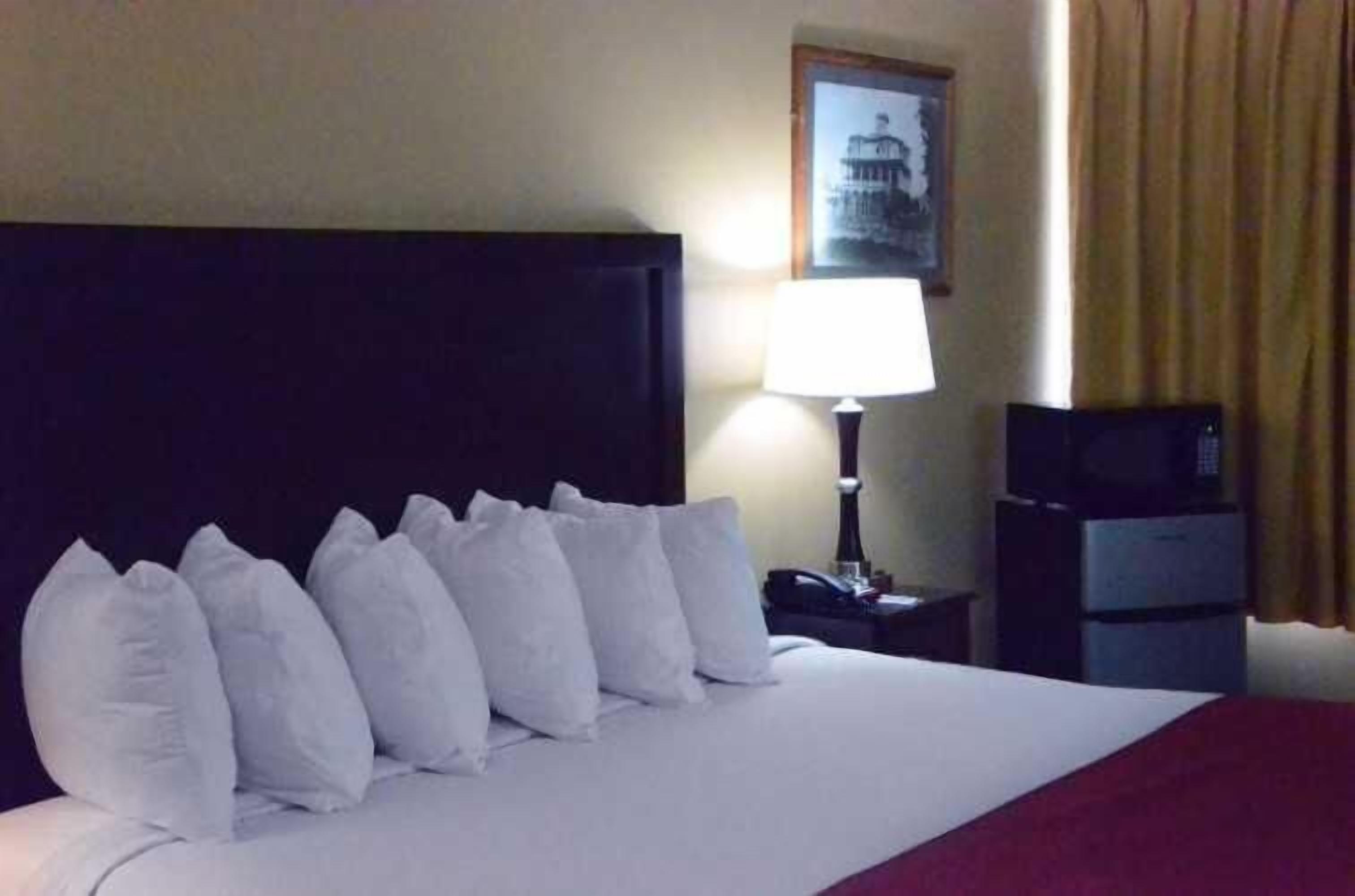 1 bedroom, premium bedding, pillow-top beds, iron/ironing board