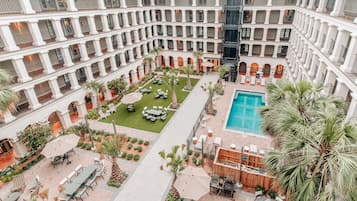 Outdoor pool, sun loungers