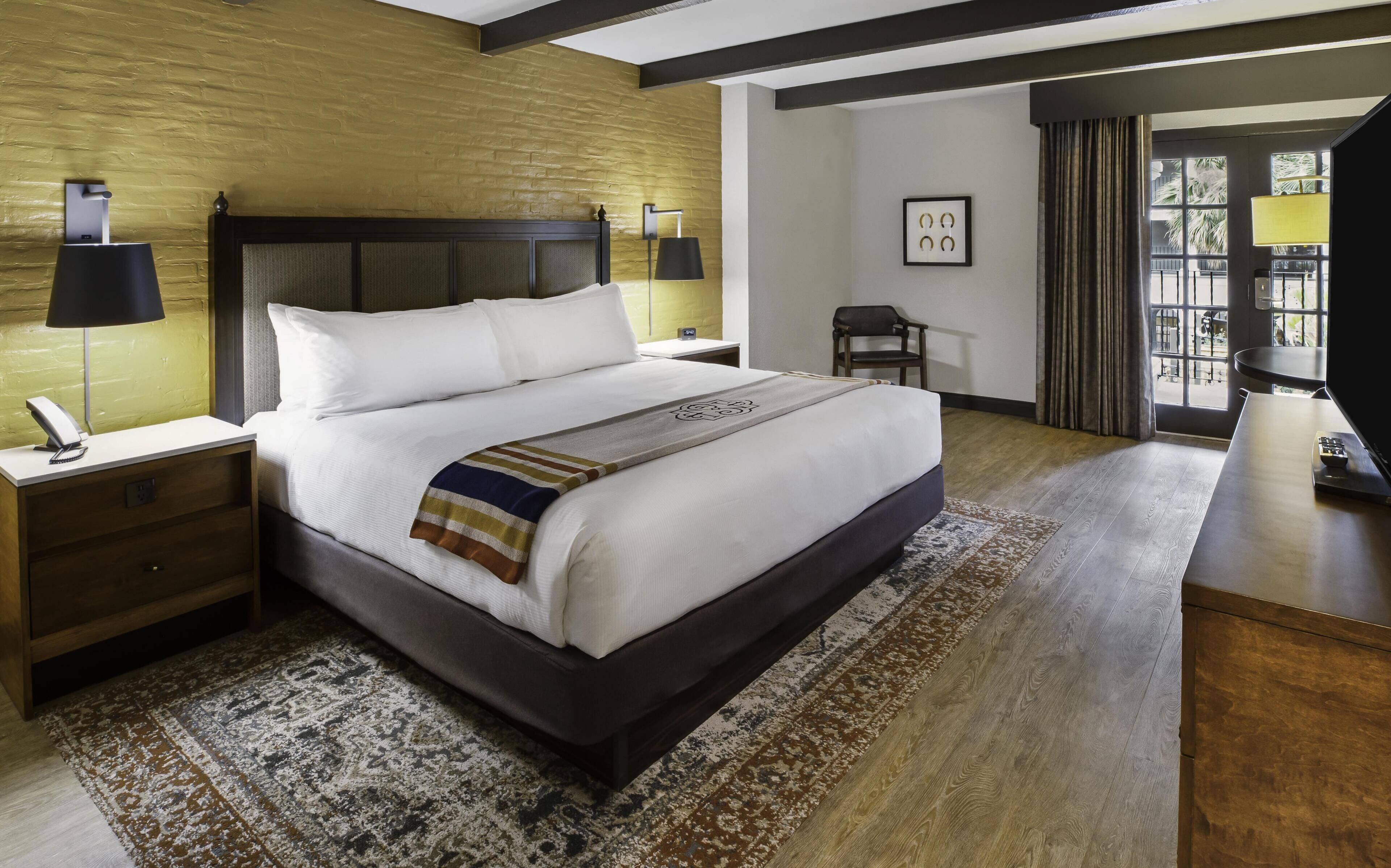 Room, 1 King Bed | Premium bedding, down comforters, in-room safe, desk