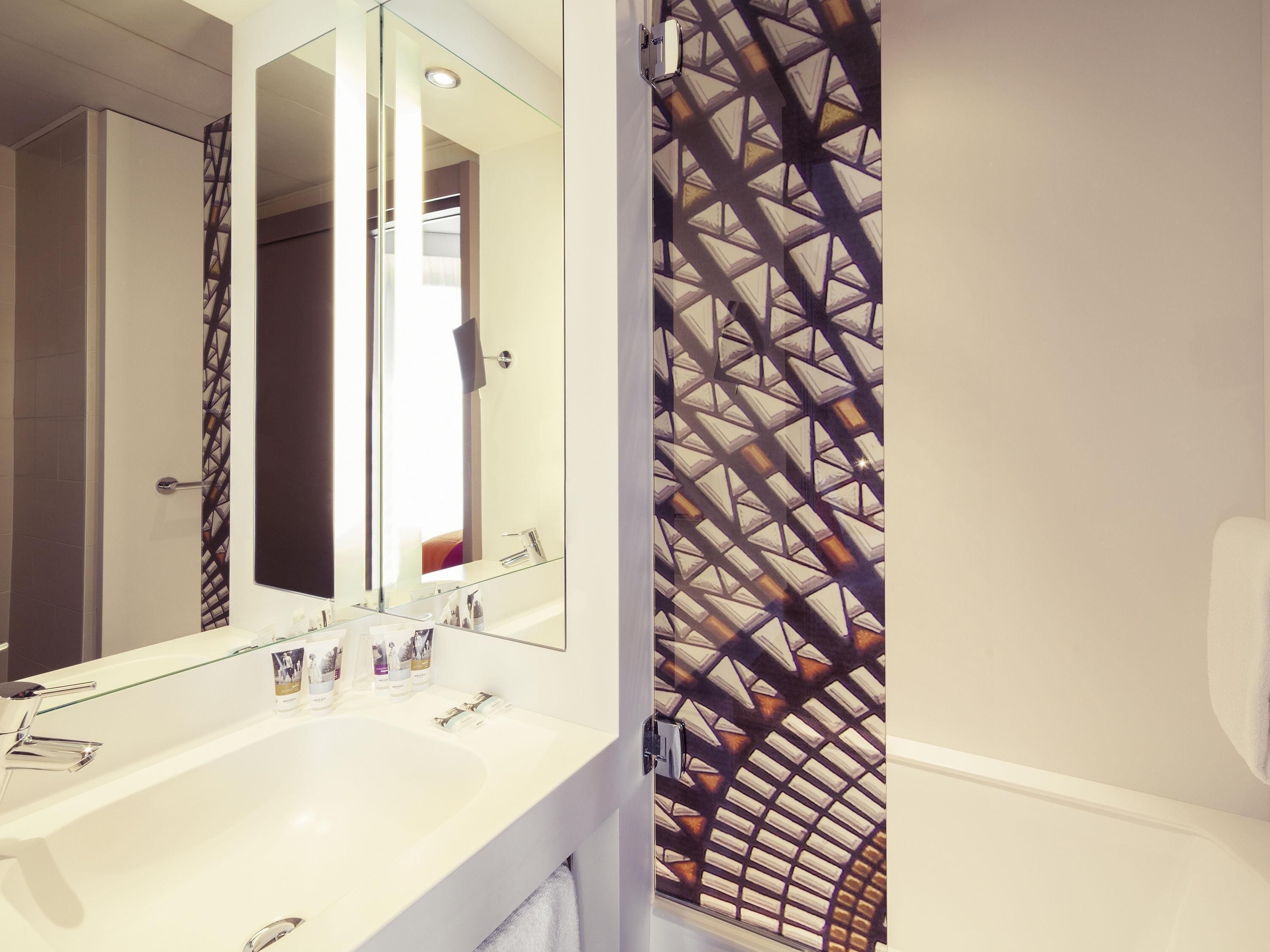 Hochwertige Bettwaren, Zimmersafe, Verdunkelungsvorhänge