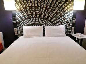 Classic Room, 1 Double Bed | Premium bedding, in-room safe, blackout drapes, soundproofing