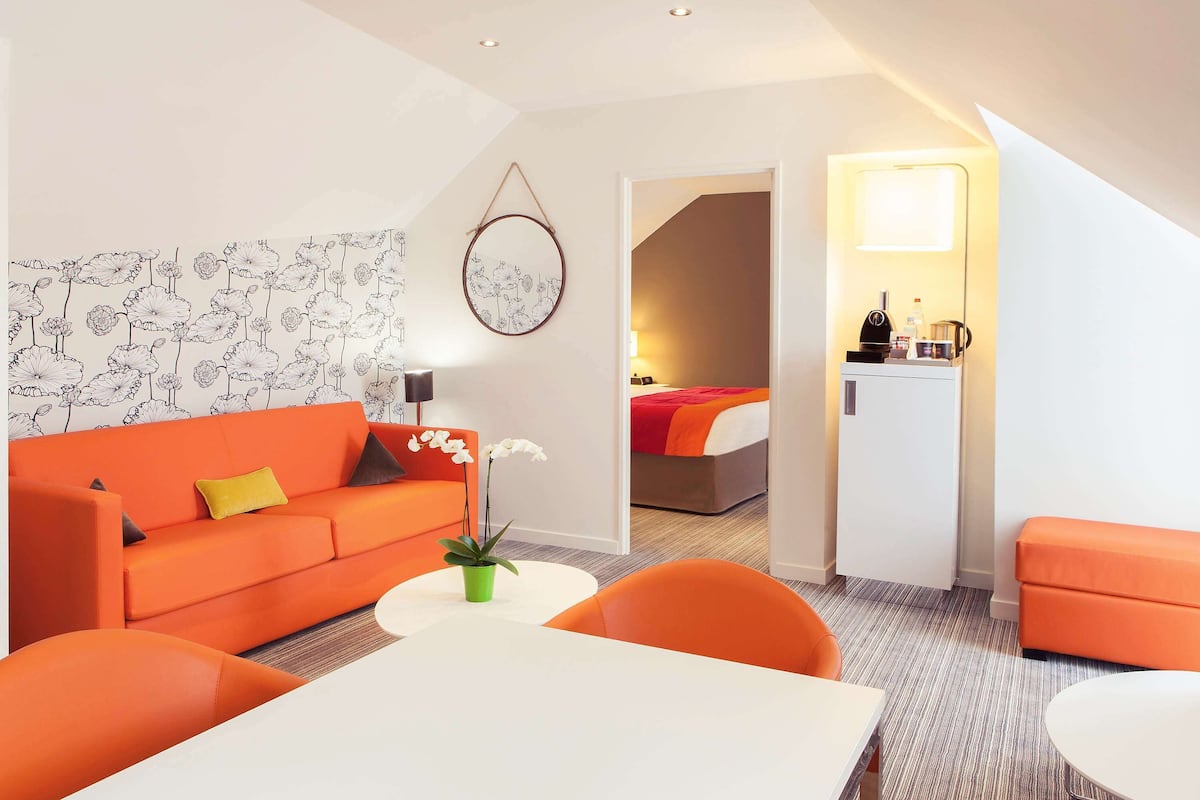 Executive-Suite, 1 King-Bett und Schlafsofa | Hochwertige Bettwaren, Zimmersafe, Verdunkelungsvorhänge