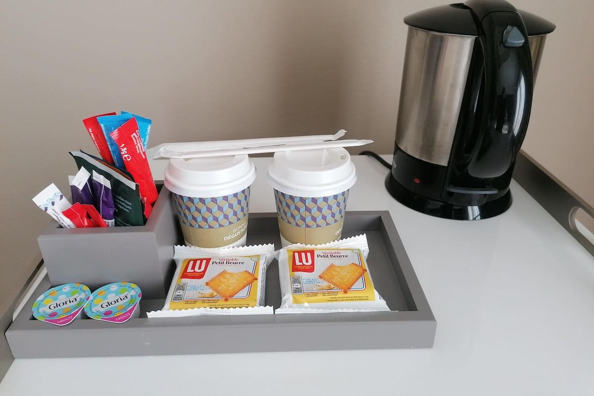 Hochwertige Bettwaren, Zimmersafe, Verdunkelungsvorhänge