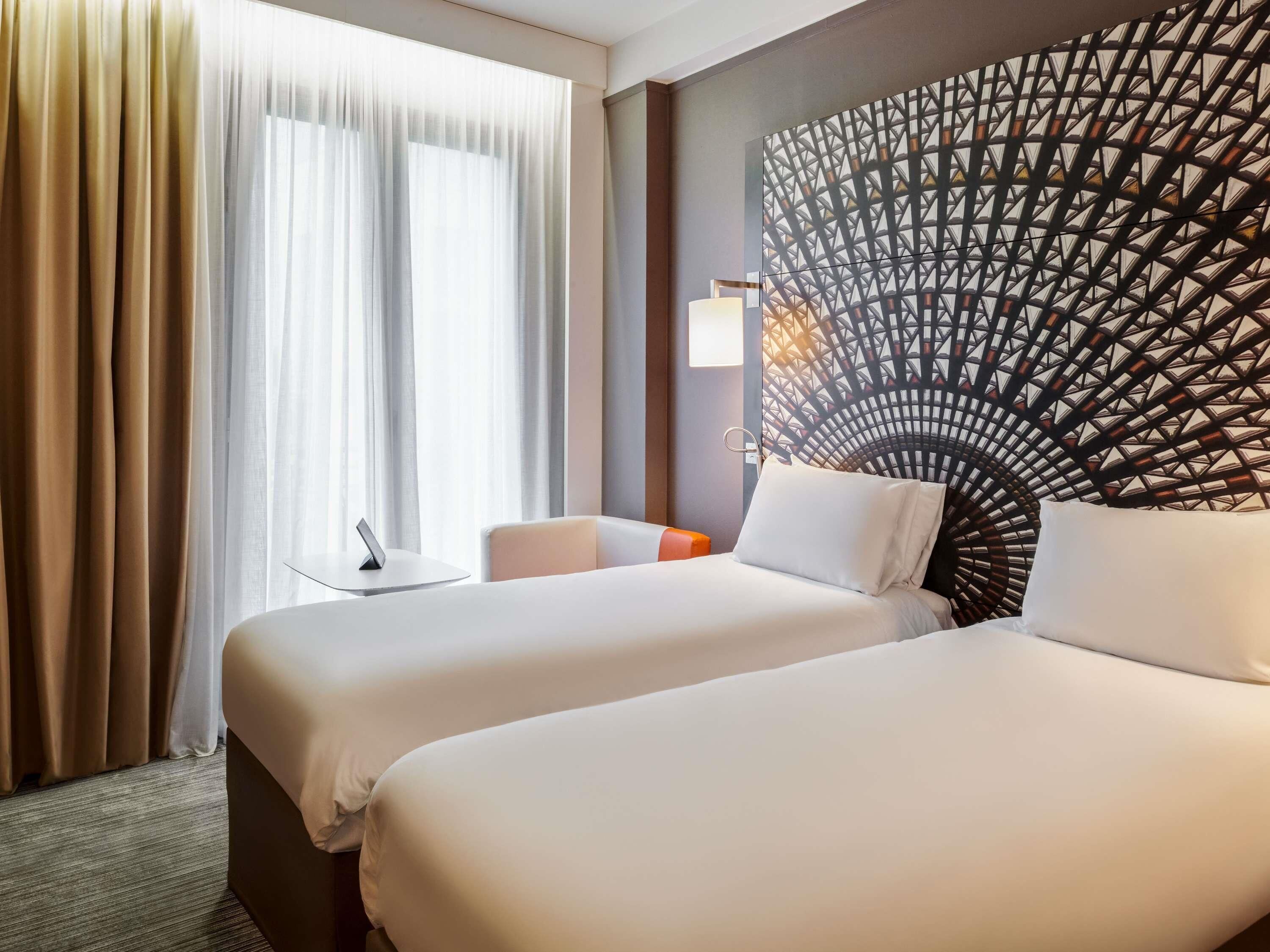 Classic Twin Room, 2 Twin Beds | Premium bedding, in-room safe, blackout drapes, soundproofing