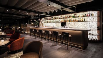 2 bares, salón en el lobby