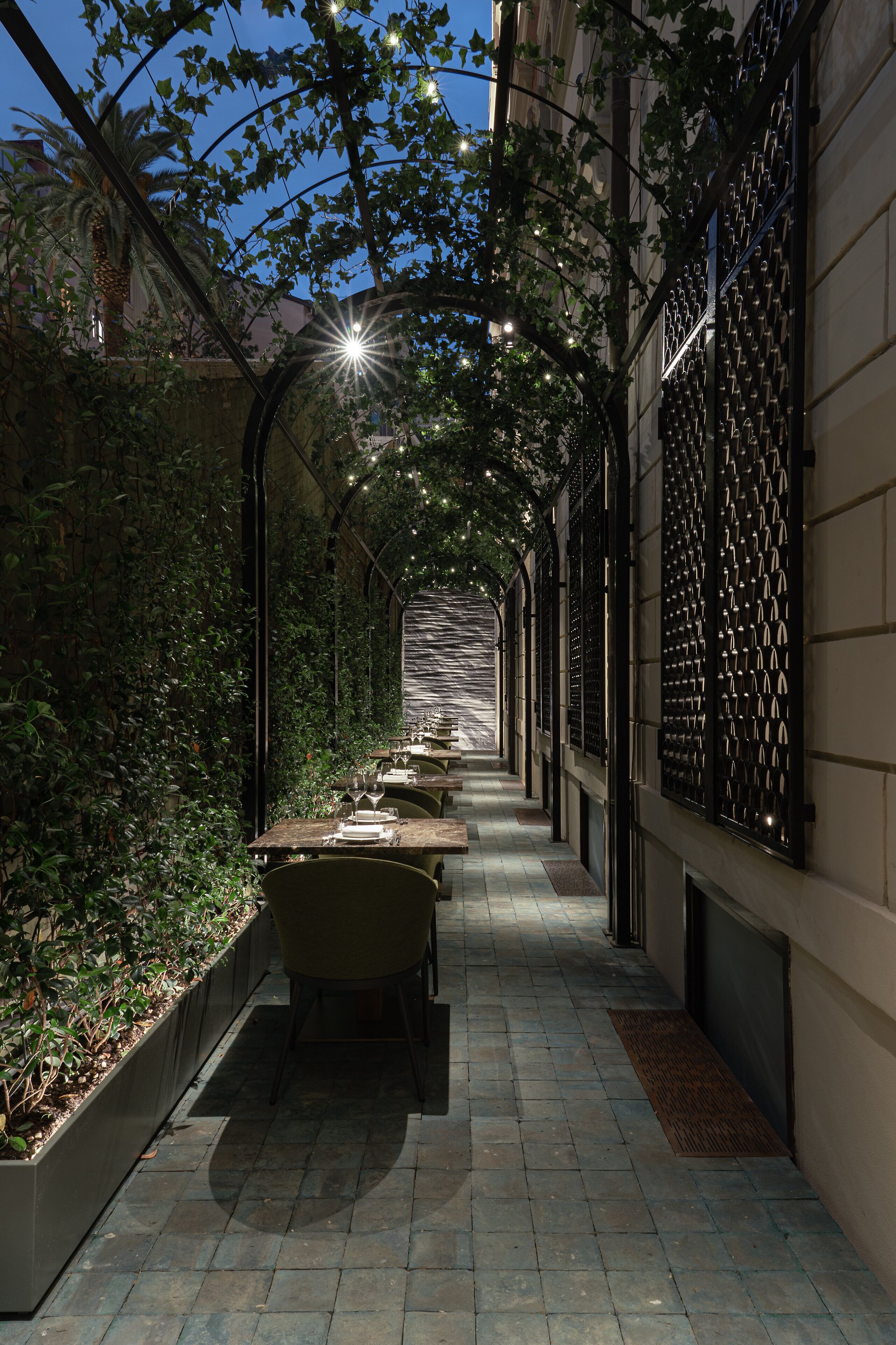 breakfast, lunch, dinner served; italian cuisine, al fresco dining