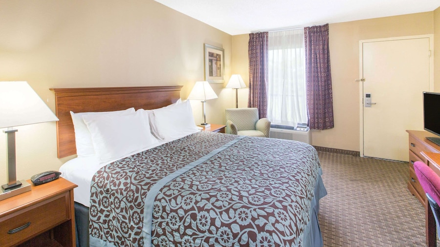 Days Inn by Wyndham Ripley