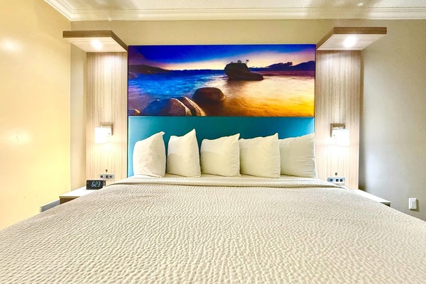 Premium bedding, in-room safe, desk, laptop workspace
