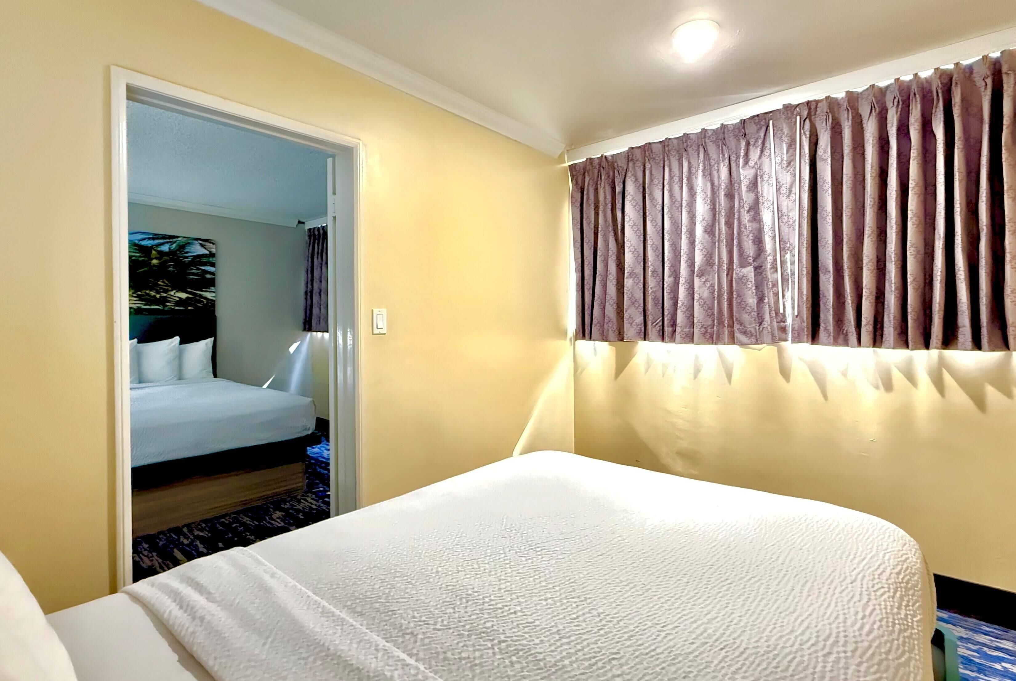 Suite - flere senge - handicapvenligt - ikke-ryger | Premium-sengetøj, pengeskab på værelset, skrivebord