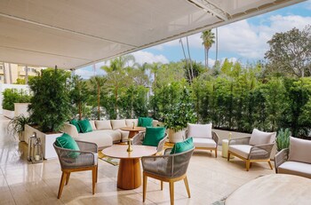 Patio, balcany or terrace at Cameo Beverly Hills, LXR Hotels & Resorts
