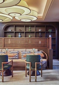 Breakfast, lunch and dinner served at Cameo Beverly Hills, LXR Hotels & Resorts