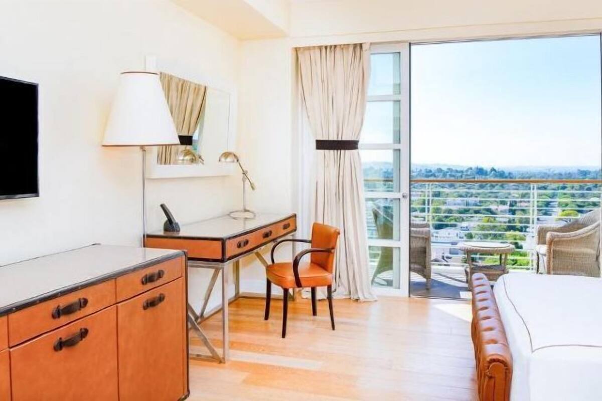 Premium bedding, down comforters, pillowtop beds, in-room safe