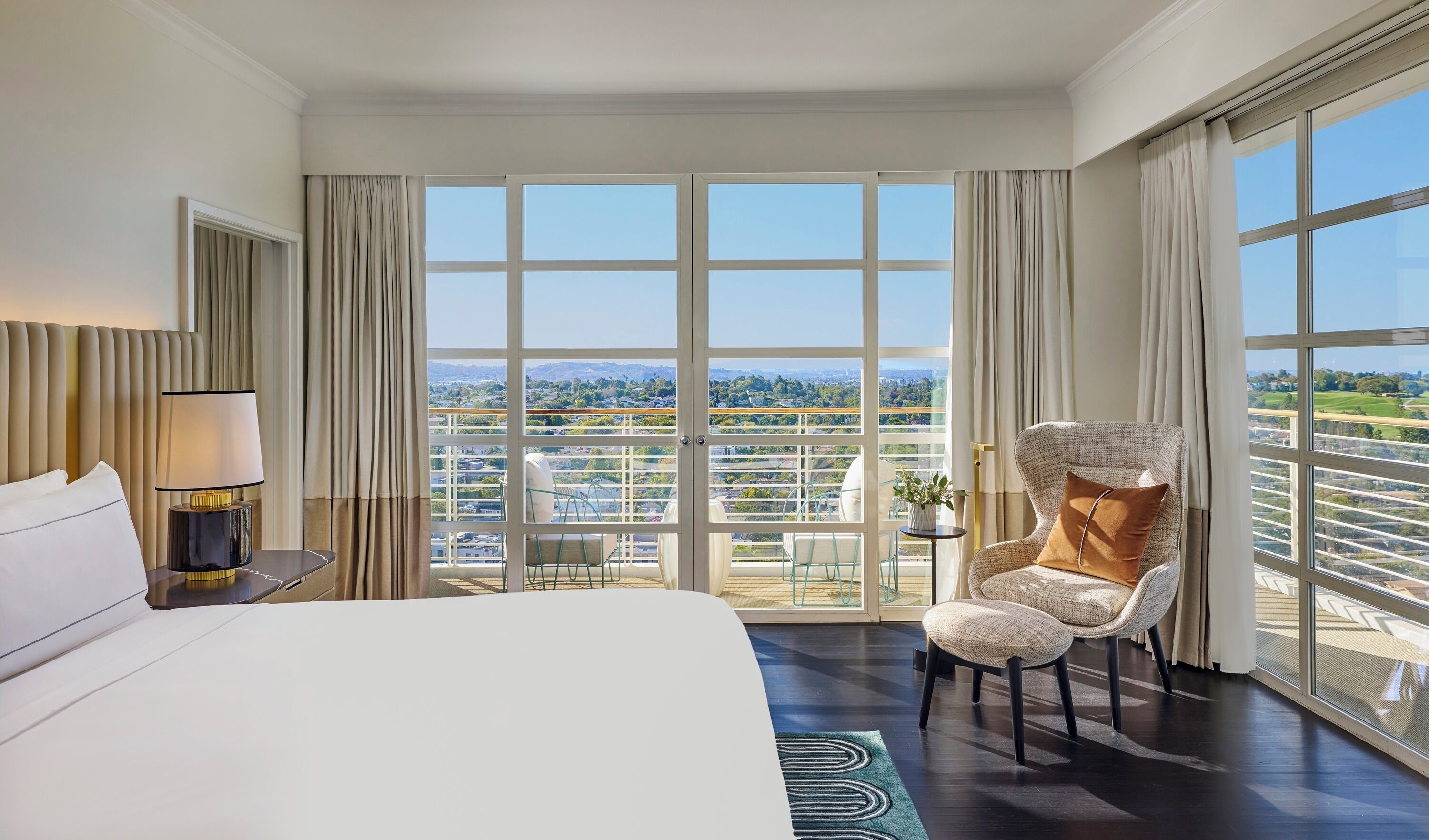 特色套房, 1 张特大床, 阳台 | 高档床上用品、羽绒被、加厚床垫、迷你吧