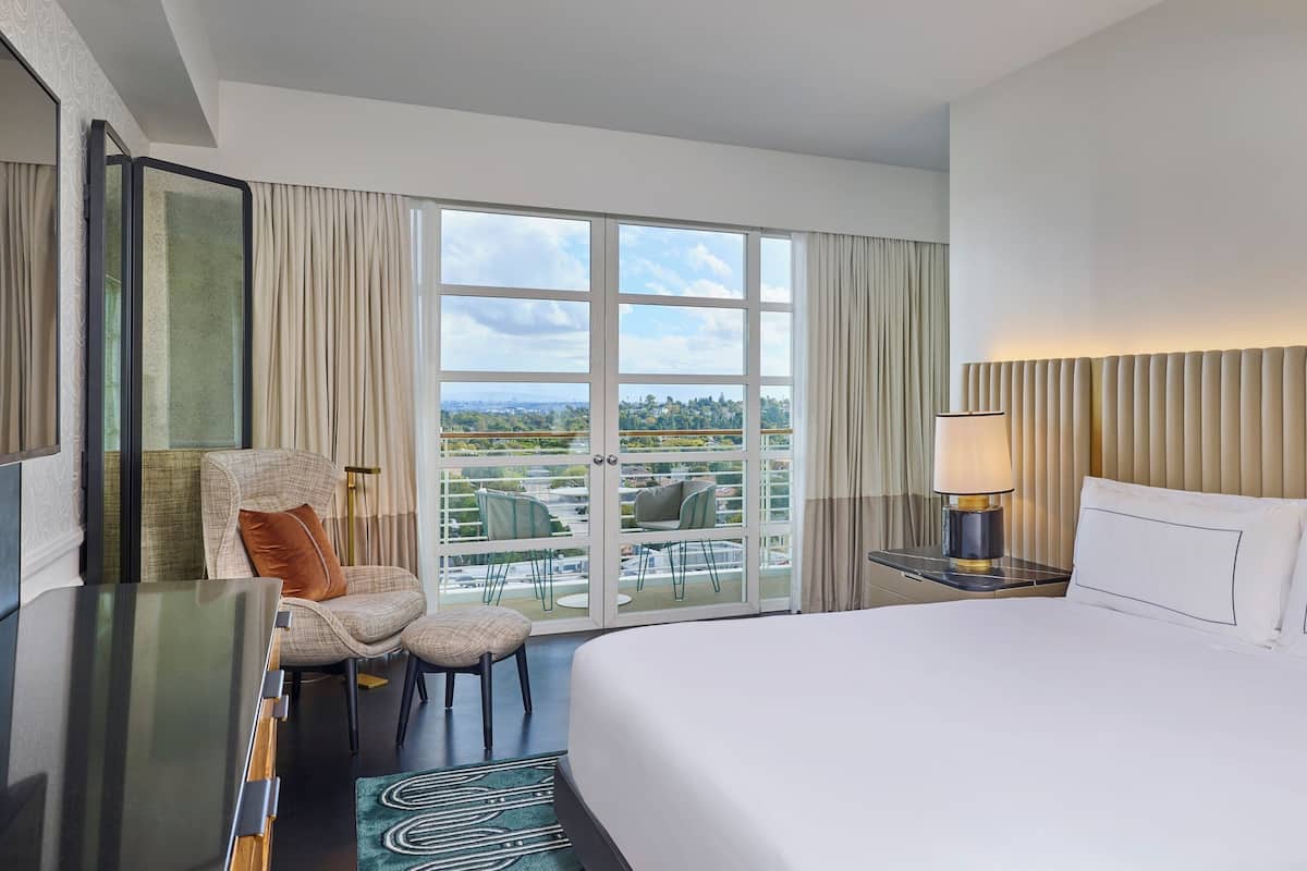 Premium bedding, down duvets, pillow-top beds, minibar