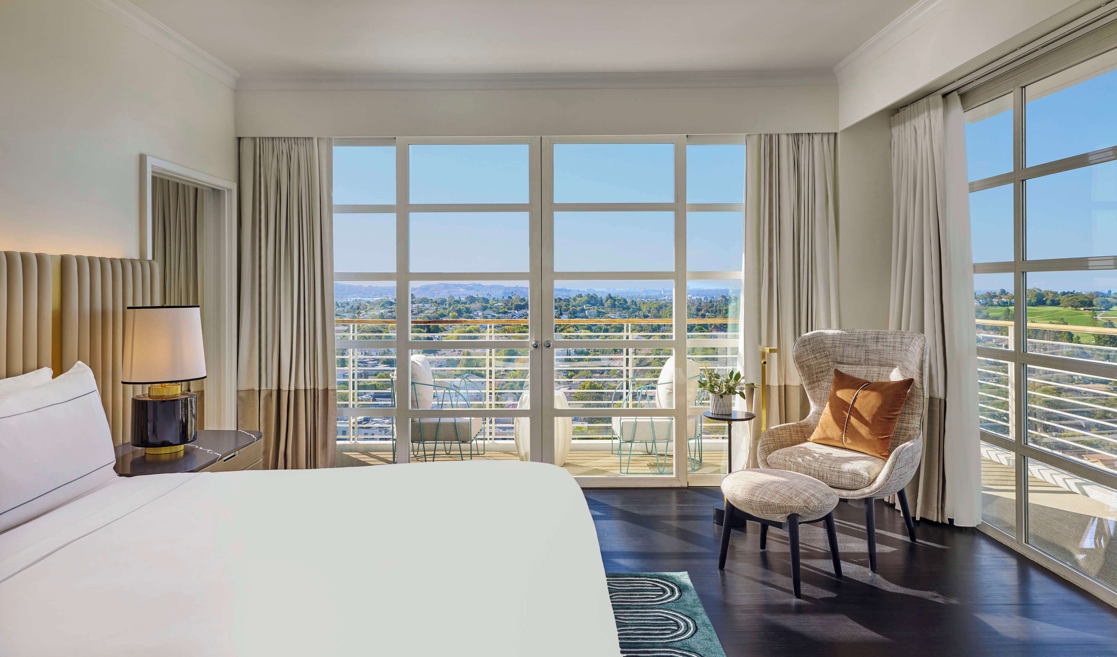 Premium bedding, down duvets, pillow-top beds, minibar