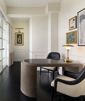 Studio - 1 queensize-säng - balkong - utsikt mot staden | Sängtillbehör av högsta kvalitet, duntäcken, bäddmadrasser och minibar