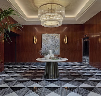 Hotel entrance and lobby at Cameo Beverly Hills, LXR Hotels & Resorts
