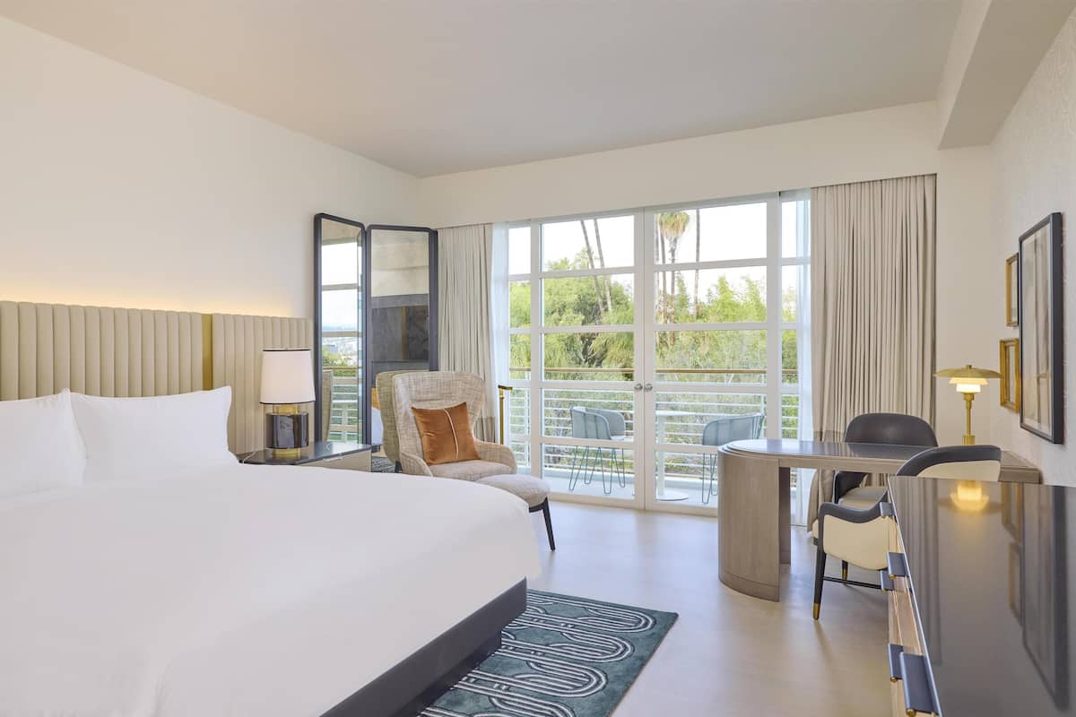 Premium bedding, down duvets, pillow-top beds, minibar