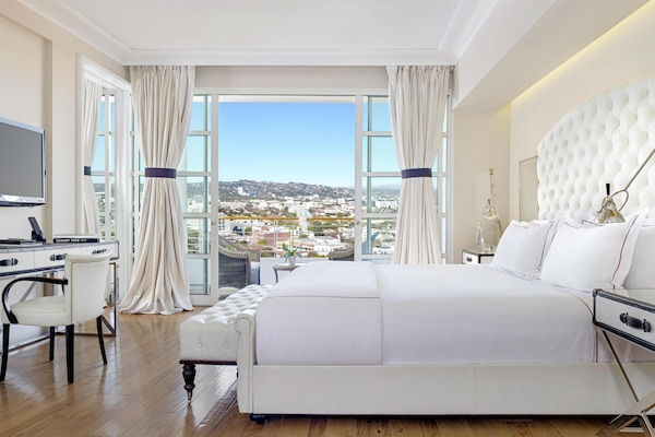 Suite, 1 King Bed, Balcony (Beverly Hills) | Premium bedding, down duvets, pillow-top beds, minibar