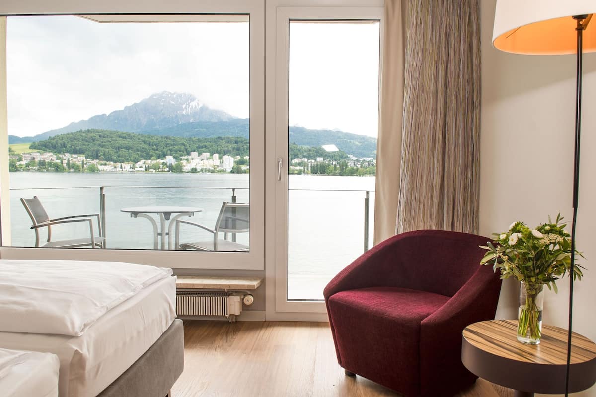 classic twin room, balcony, lake view | 1 bedroom, hypo-allergenic bedding, minibar, in-room safe