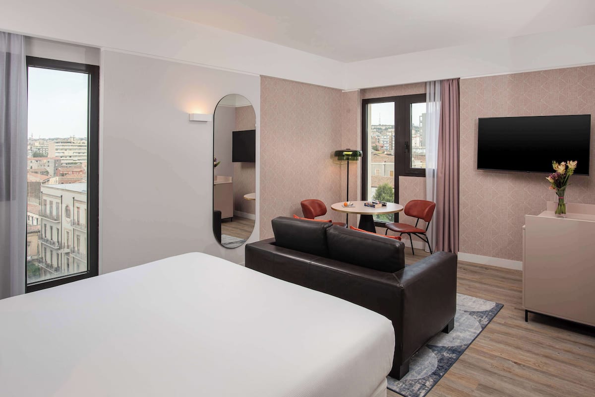 suite (etna view) | 1 bedroom, minibar, in-room safe, desk