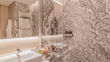Superior Room, Panoramic View | Bathroom | Combined shower/tub, eco-friendly toiletries, hair dryer, bidet