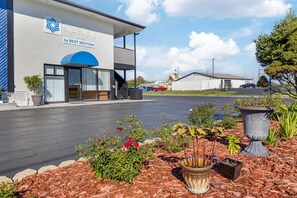 Exterior - SureStay Hotel by Best Western Findlay (Findlay)