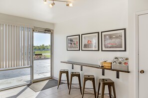 Breakfast area - SureStay Hotel by Best Western Findlay (Findlay)