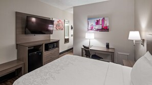 Standard Room, 1 Queen Bed, Non Smoking, Refrigerator & Microwave (2nd Floor)